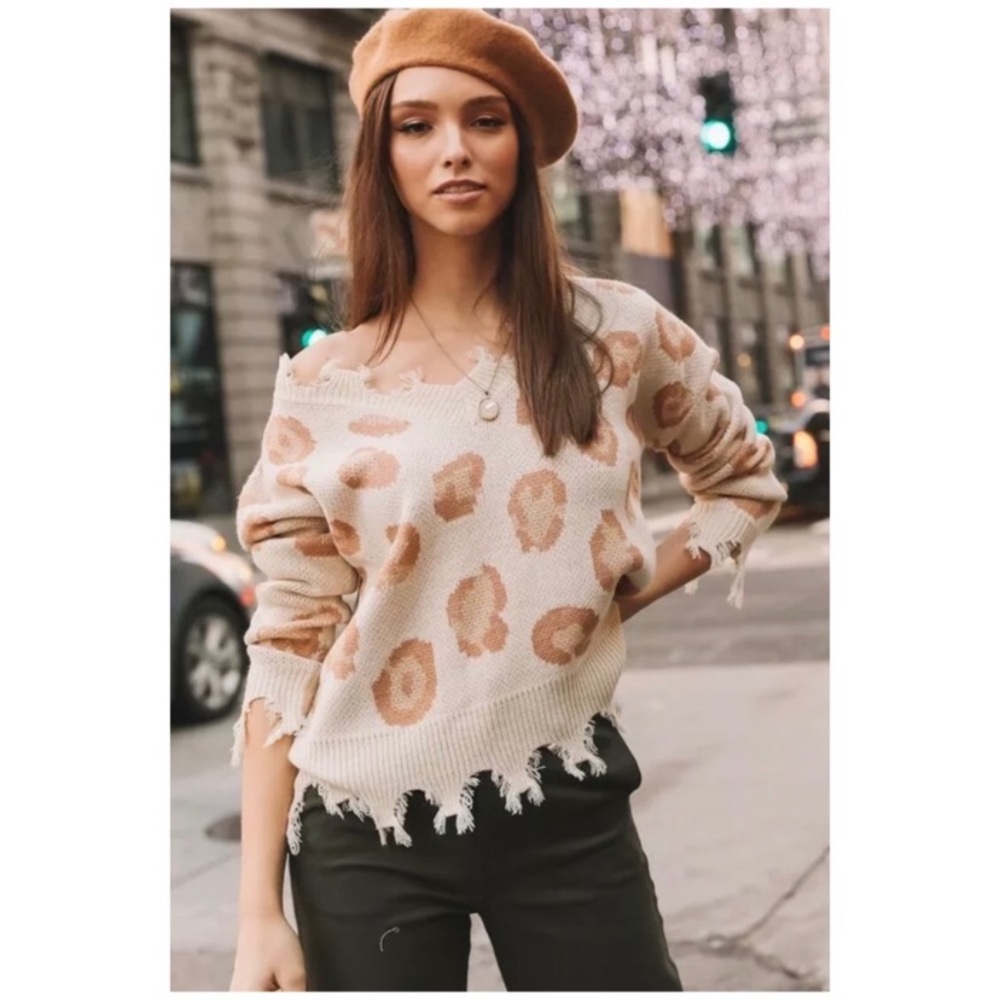 Ivory Leopard Distressed V Neck Soft Sweater - Picture 5 of 5